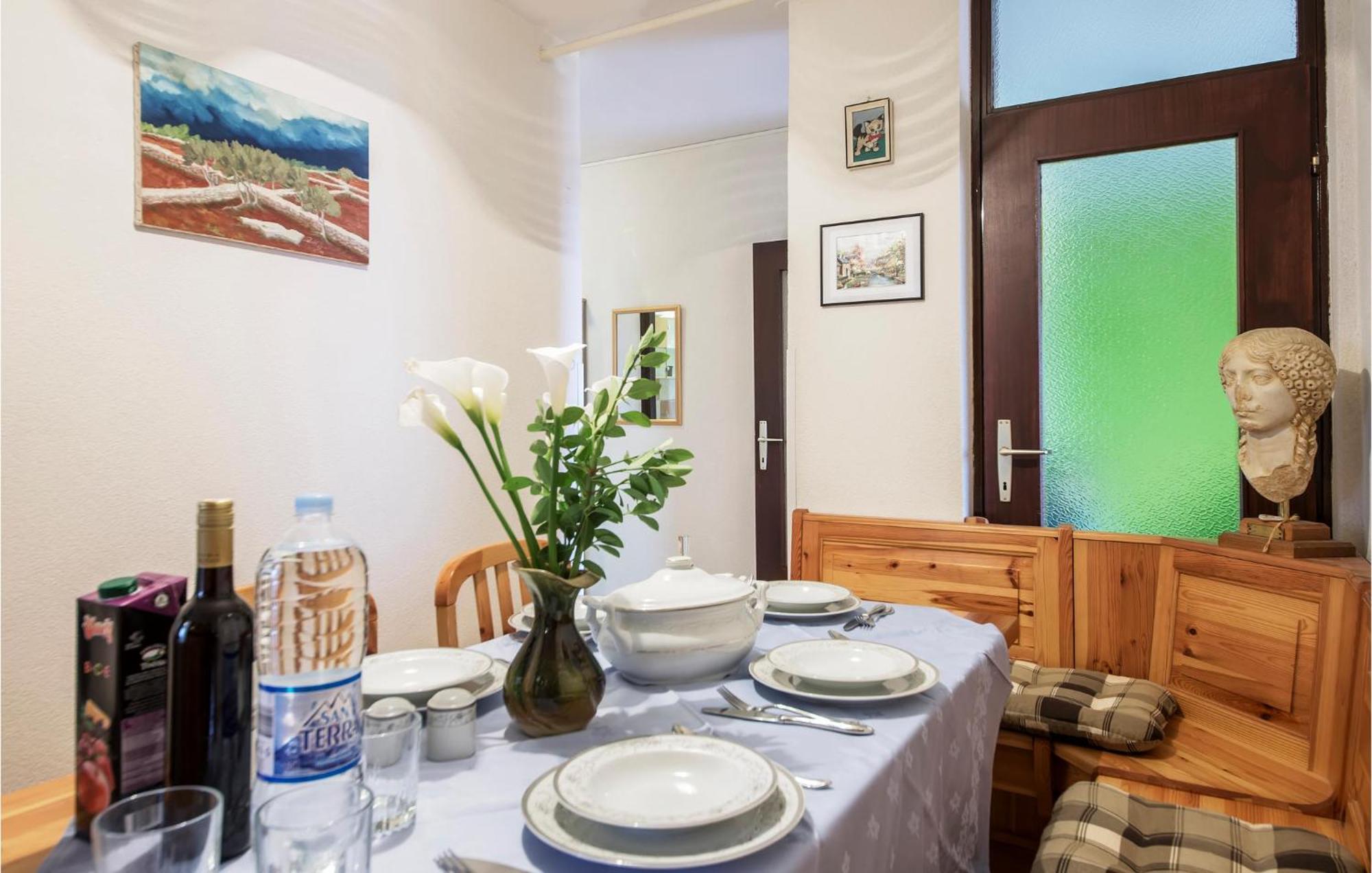 Gorgeous Apartment In Pula With House Sea View ภายนอก รูปภาพ