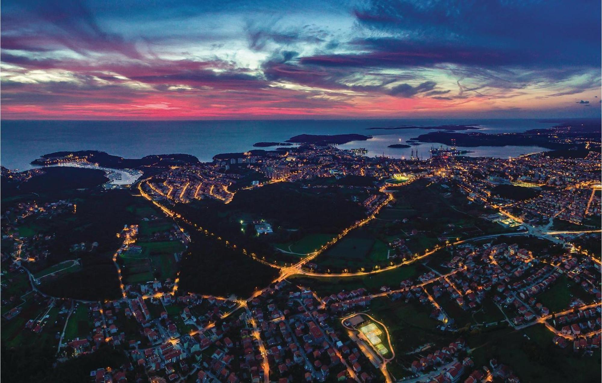 Gorgeous Apartment In Pula With House Sea View ภายนอก รูปภาพ