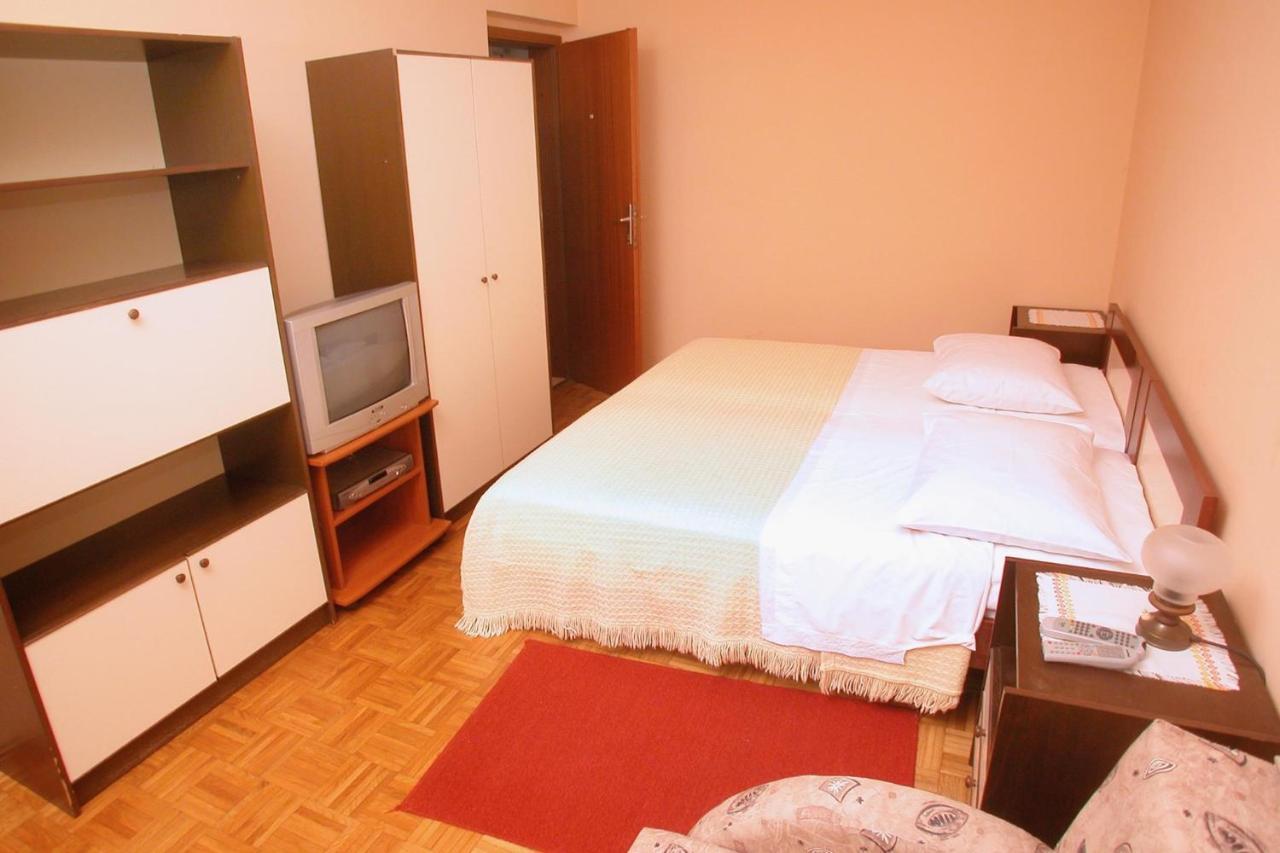 Gorgeous Apartment In Pula With House Sea View ภายนอก รูปภาพ
